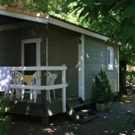 Camping Avec Terrasse Pour 5 Pers, Cuisine Equipee - Api-1-52-661 *